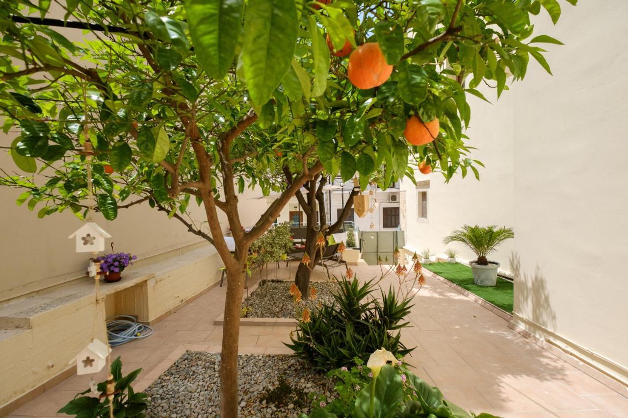 Home With Courtyard In Beating Heart Of Old Town! La Canea Esterno foto