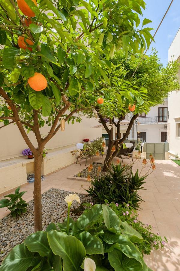 Home With Courtyard In Beating Heart Of Old Town! La Canea Esterno foto