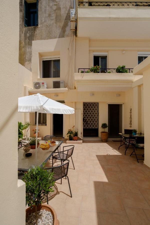 Home With Courtyard In Beating Heart Of Old Town! La Canea Esterno foto