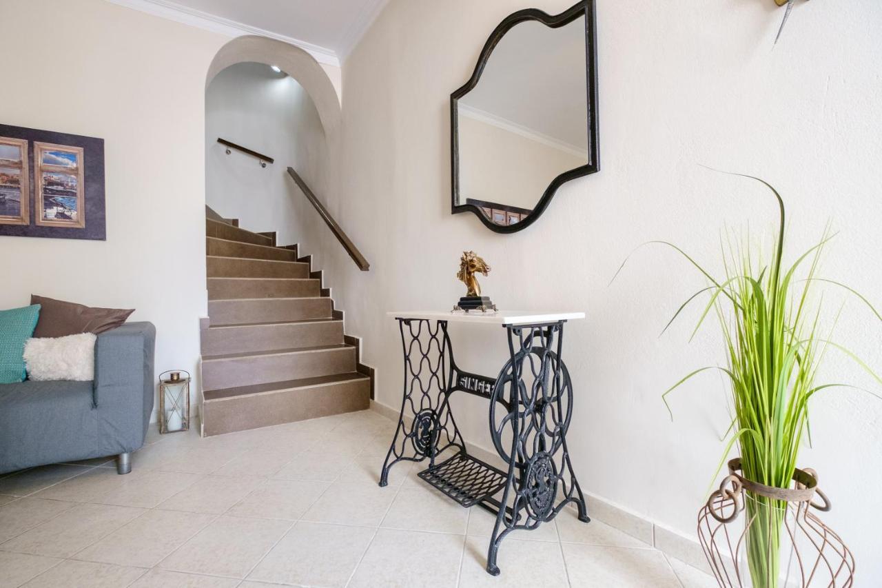 Home With Courtyard In Beating Heart Of Old Town! La Canea Esterno foto